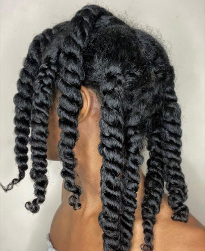 Debunking the ‘Good Hair’ Myth: Why Do We Still Uplift Looser Curls Over Kinkier Textures?